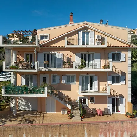 Elisso * 阿尔戈斯托利翁